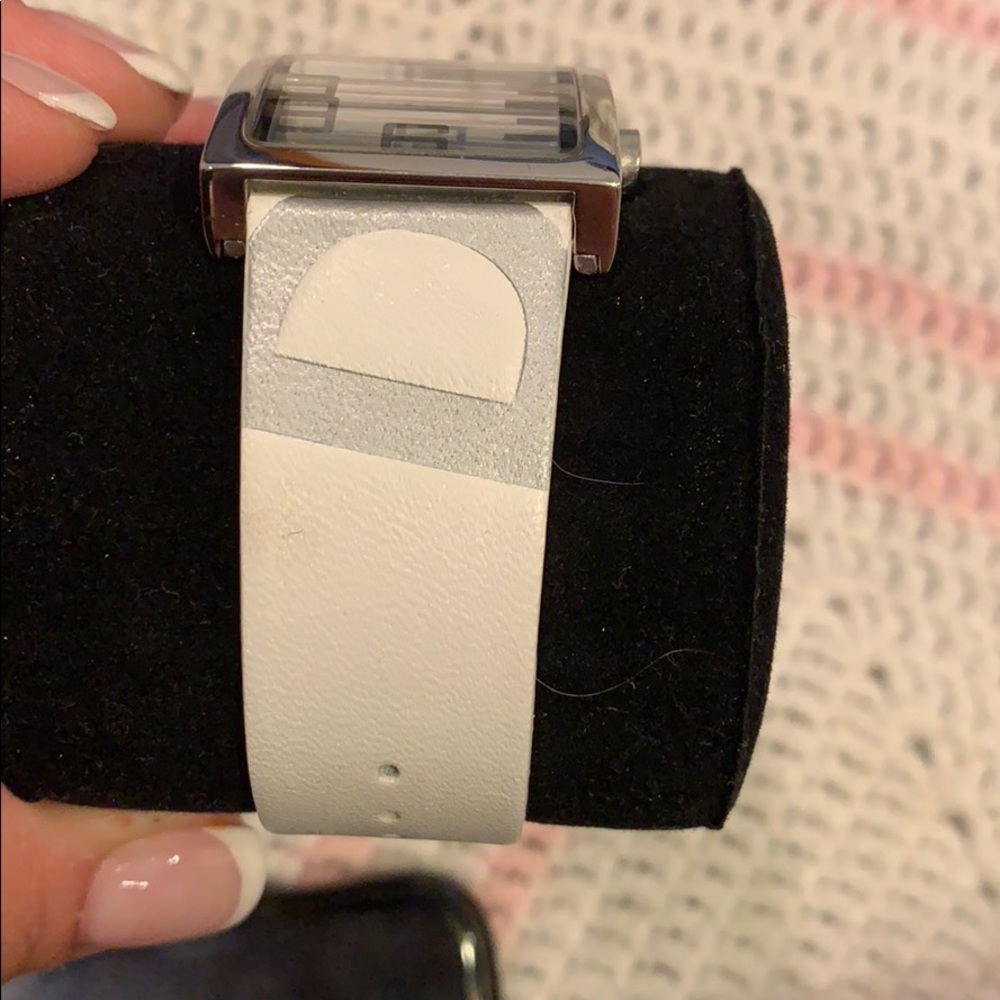 D&G watch - Picture 3 of 6